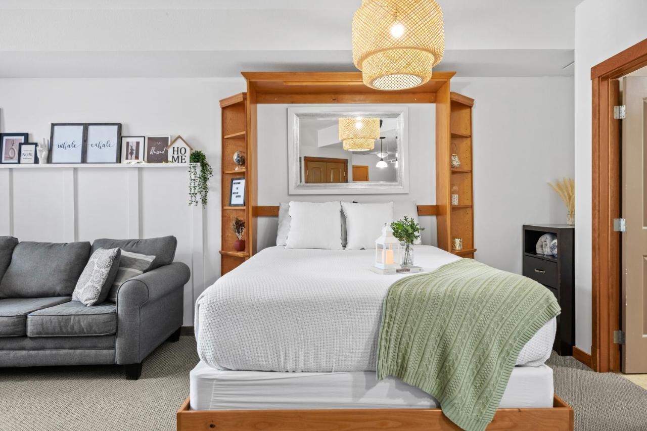 ⭐️ Luxury Mountain View Studio In Canmore ⭐️ Экстерьер фото